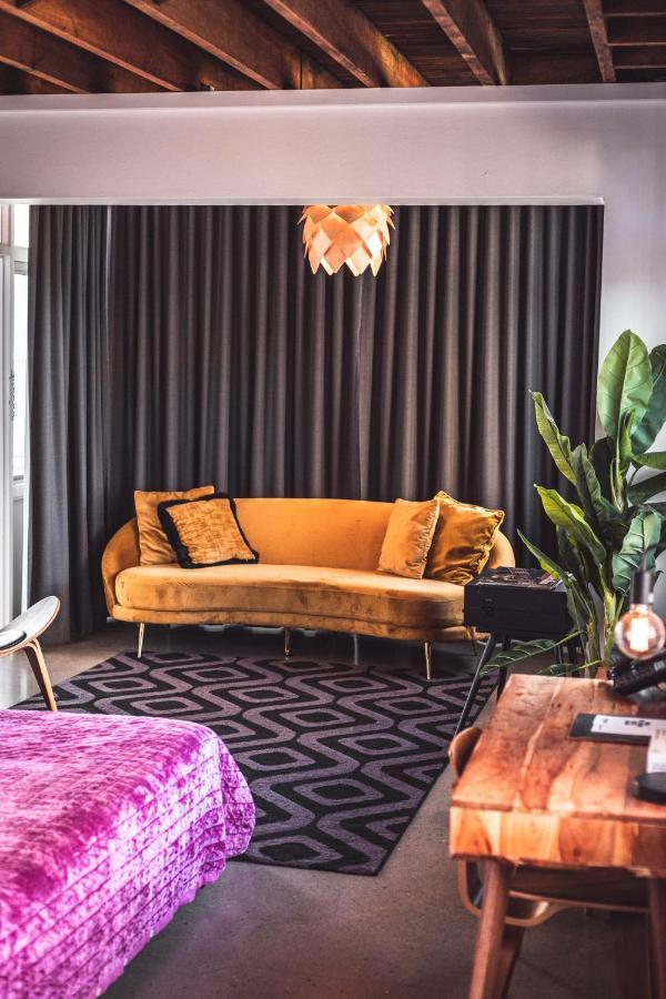 The Pink Hotel Coolangatta Gold Coast Exterior foto