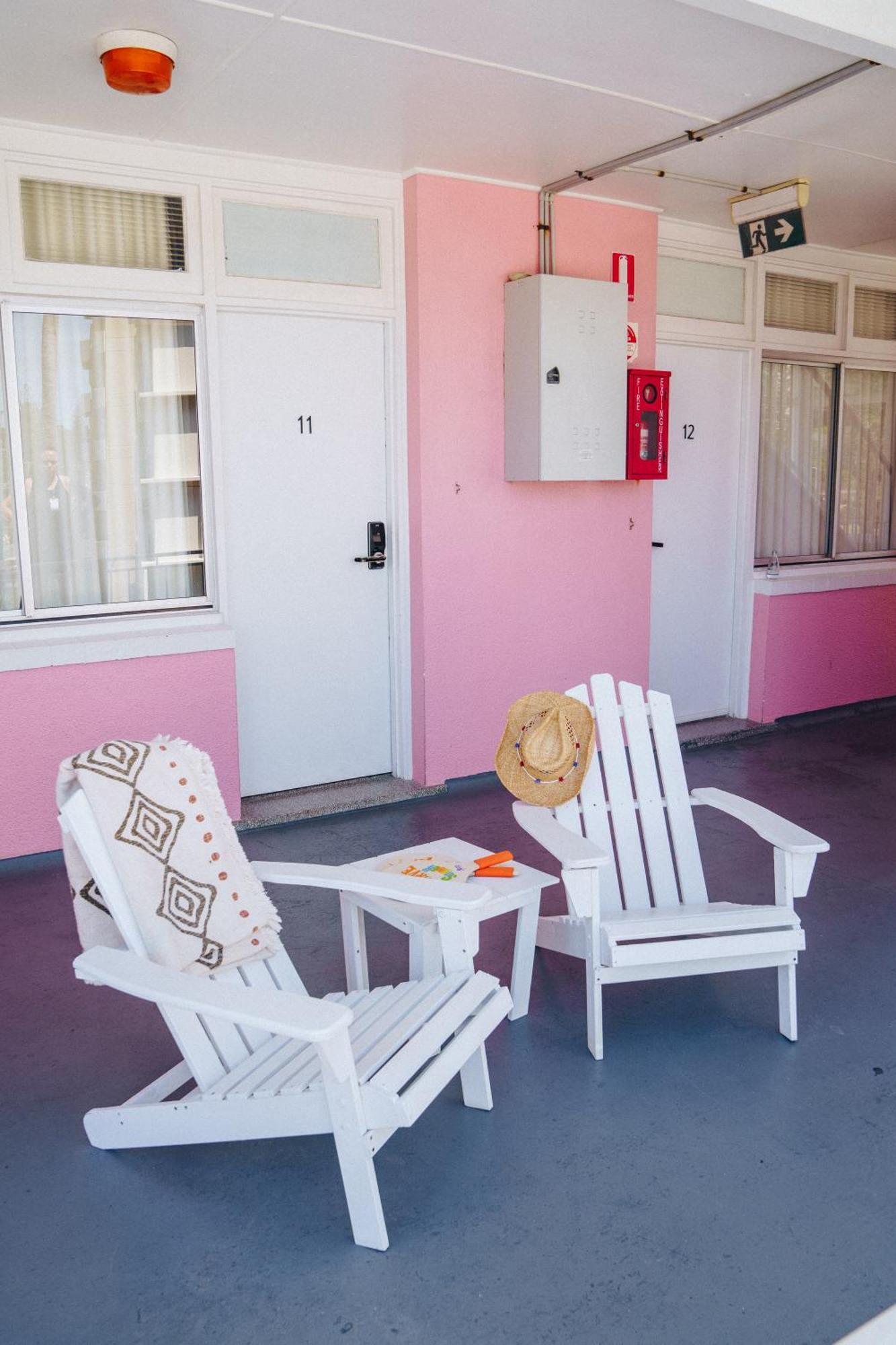 The Pink Hotel Coolangatta Gold Coast Exterior foto