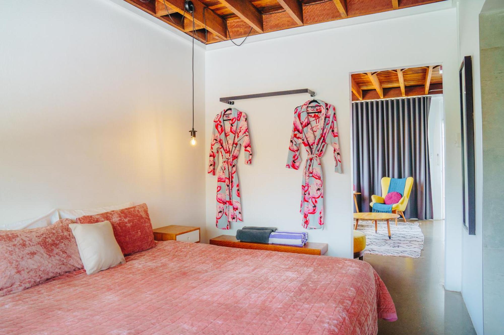 The Pink Hotel Coolangatta Gold Coast Exterior foto