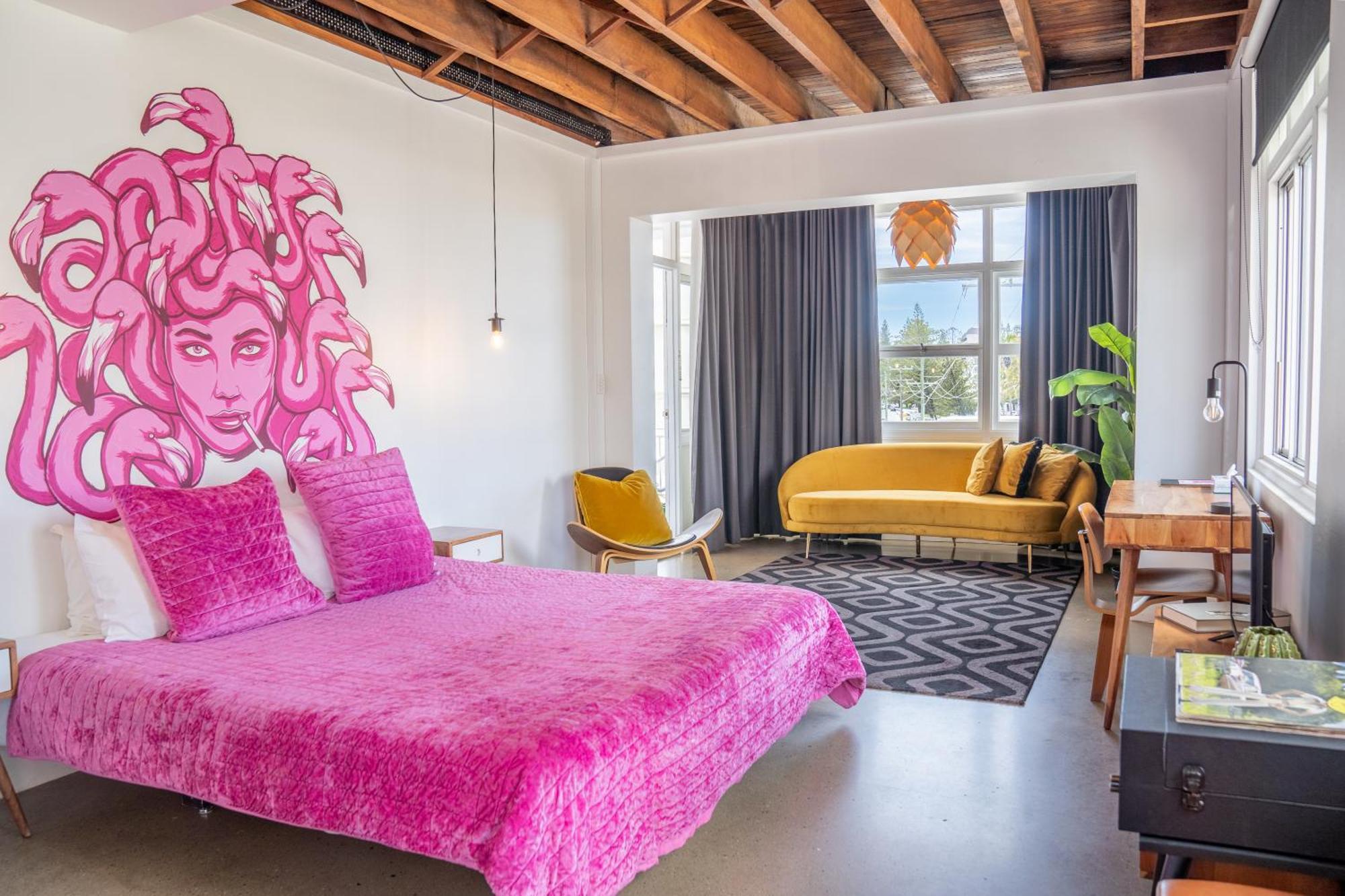 The Pink Hotel Coolangatta Gold Coast Exterior foto
